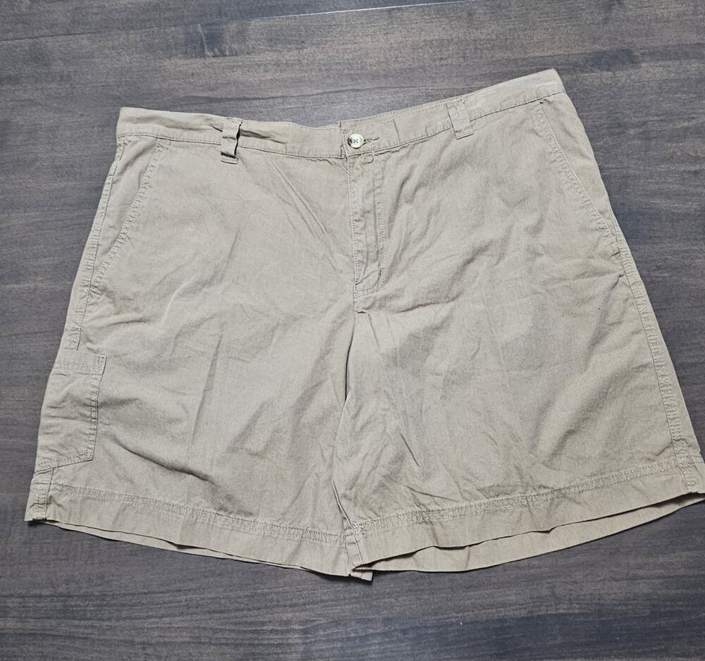 Columbia Washed Out Shorts Men's Size 42 Khaki 100% Cotton Casual 9" Inseam